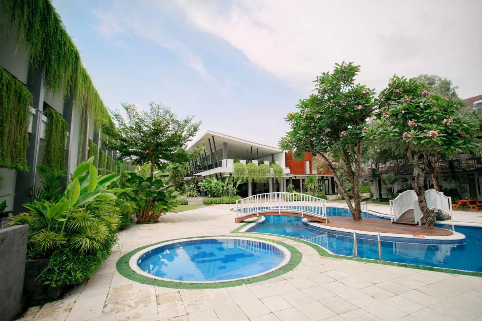 LPP Garden Hotel Maguwo Buitenkant foto